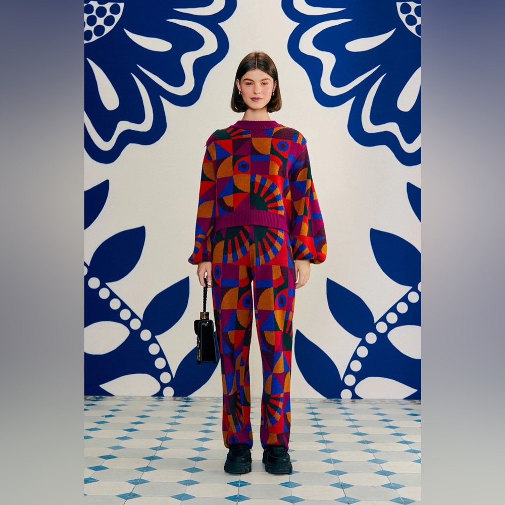 FARM RIO GRAPHIC TOUCANS SWEATER AND PANT SET SZ L NWT